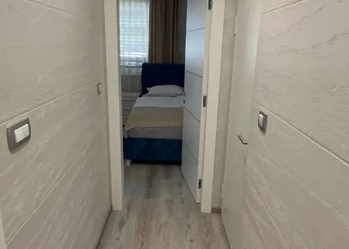 Moste - Modern With Pool, Ev Station & Free Parking Apartment *