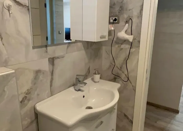 Apartment Moste - Modern With Pool, Ev Station & Free Parking