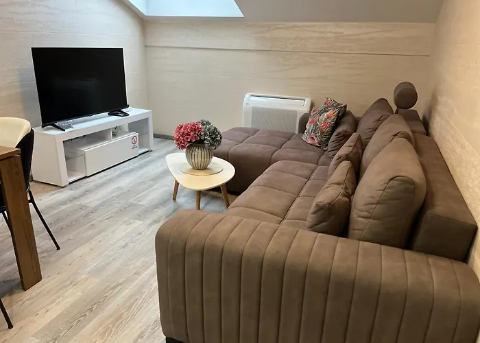 Moste - Modern With Pool, Ev Station & Free Parking Apartment *