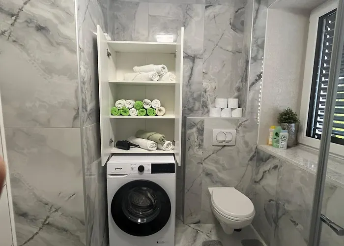 Moste - Modern With Pool, Ev Station & Free Parking Apartment