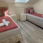 Moste - Modern With Pool, Ev Station & Free Parking アパート リュブリャナ