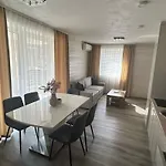 Moste - Modern With Pool, Ev Station & Free Parking Appartement *