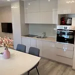 Moste - Modern With Pool, Ev Station & Free Parking