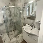 アパート Moste - Modern With Pool, Ev Station & Free Parking *