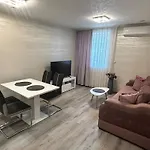 Moste - Modern With Pool, Ev Station & Free Parking *