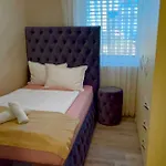 Moste - Modern With Pool, Ev Station & Free Parking アパート *