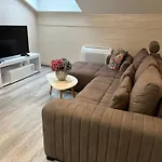 Moste - Modern With Pool, Ev Station & Free Parking アパート *