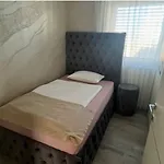 アパート Moste - Modern With Pool, Ev Station & Free Parking リュブリャナ