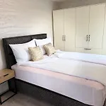 Moste - Modern With Pool, Ev Station & Free Parking Appartement *