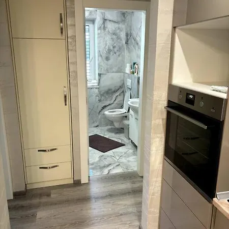 Villa Moste Ljubljana - Modern Apartments With Pool, Ev Station & Free Parking Апартаменти