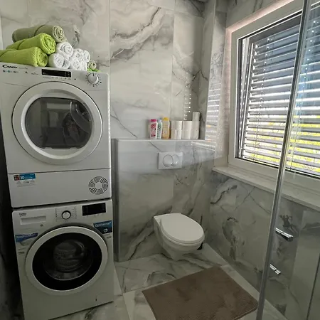 Villa Moste Ljubljana - Modern Apartments With Pool, Ev Station & Free Parking Lublana