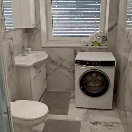 Апартаменти Villa Moste Ljubljana - Modern Apartments With Pool, Ev Station & Free Parking *