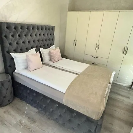 Villa Moste Ljubljana - Modern Apartments With Pool, Ev Station & Free Parking Апартаменти