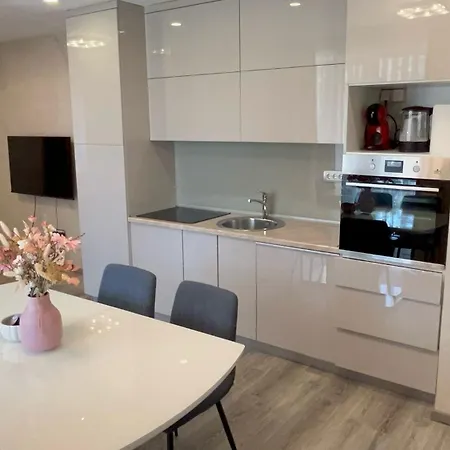 Villa Moste Ljubljana - Modern Apartments With Pool, Ev Station & Free Parking