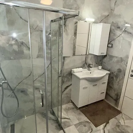 Moste - Modern With Pool, Ev Station & Free Parking Apartament