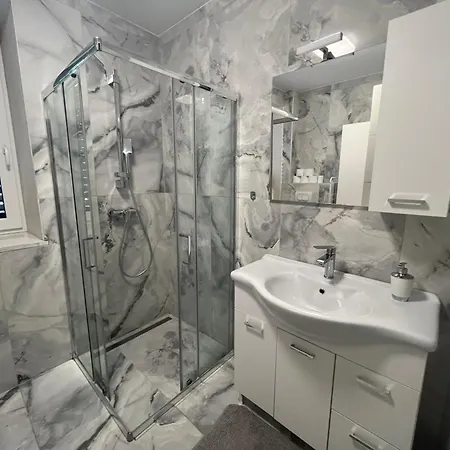 Апартаменти Villa Moste Ljubljana - Modern Apartments With Pool, Ev Station & Free Parking Любляна