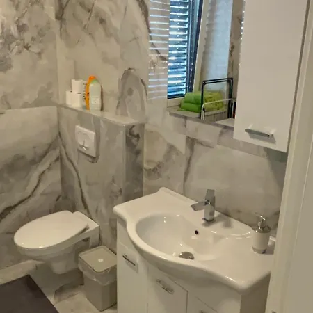 Villa Moste Ljubljana - Modern Apartments With Pool, Ev Station & Free Parking * Любляна