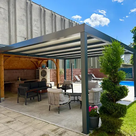 Daire Moste - Modern With Pool, Ev Station & Free Parking