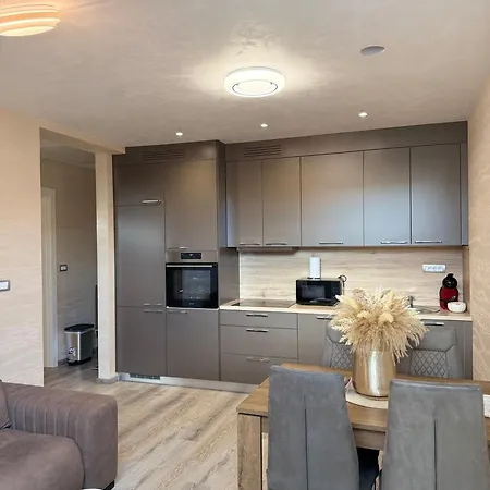 Moste - Modern With Pool, Ev Station & Free Parking *
