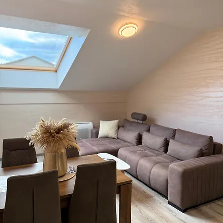 Daire Moste - Modern With Pool, Ev Station & Free Parking