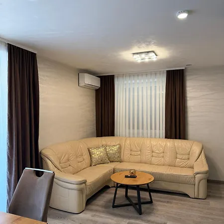 Daire Moste - Modern With Pool, Ev Station & Free Parking
