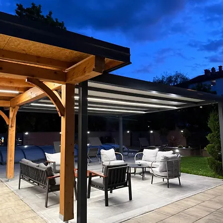 Daire Moste - Modern With Pool, Ev Station & Free Parking