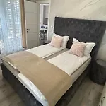 Apartmán Moste - Modern With Pool, Ev Station & Free Parking *