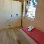 Moste - Modern With Pool, Ev Station & Free Parking * Lublaň
