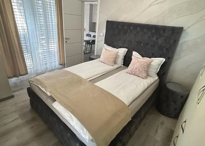 Daire Moste - Modern With Pool, Ev Station & Free Parking *