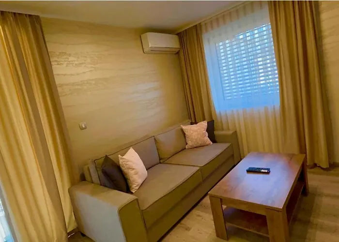 Daire Moste - Modern With Pool, Ev Station & Free Parking *